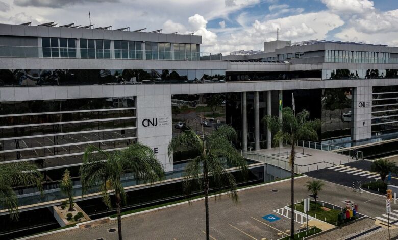 CNJ suspende promoção de juiz e prioriza vaga para mulher