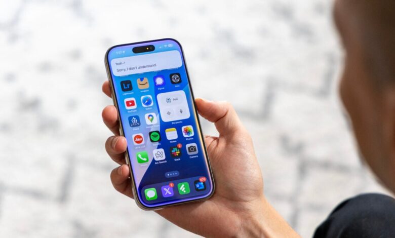 Apple enfrenta crise com Siri; soluções em 2025 não convencem