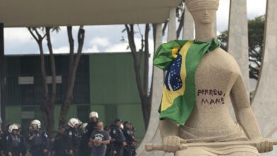 STF nega recurso de mulher que pichou estátua em Brasília