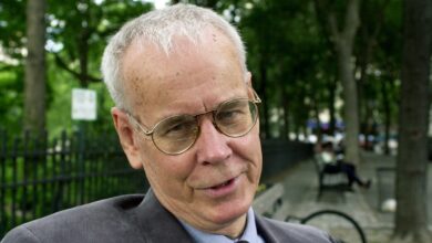 John L. Young, criador do Wikileaks, morre aos 89 anos