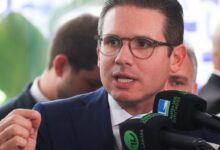 Motta leva ao plenário decisão sobre mandato de Carla Zambelli