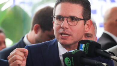 Motta leva ao plenário decisão sobre mandato de Carla Zambelli