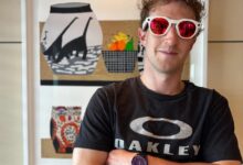 Ray-Ban e Oakley competem em design de óculos inteligentes 2025