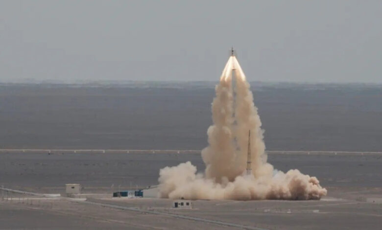 China testa cápsula de astronauta para missão à lua