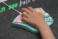 Teclado acessível combina design QWERTY e mouse para inclusão