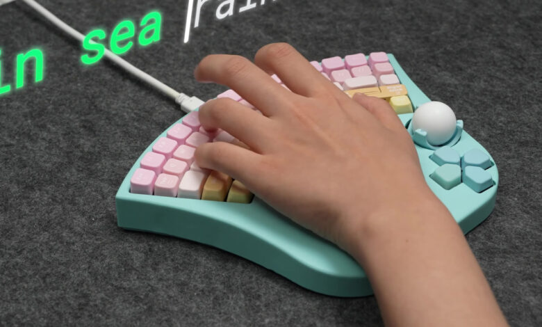 Teclado acessível combina design QWERTY e mouse para inclusão