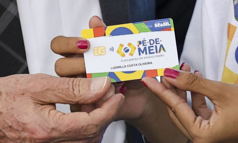 MEC libera parcela do Pé-de-Meia para estudantes de setembro e outubro