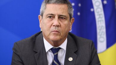 PF apura papel de Braga Netto na desacreditação das eleições