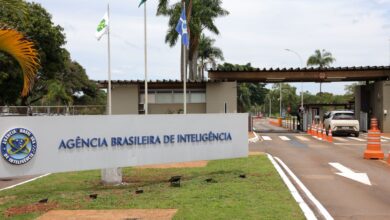 PF indicia Jair Bolsonaro e Ramagem no inquérito da Justiça