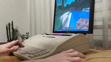 Design transforma máquina de escrever em PC gamer