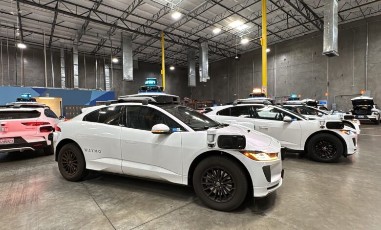 Waymo lança robô-táxi em NYC para mobilidade autônoma