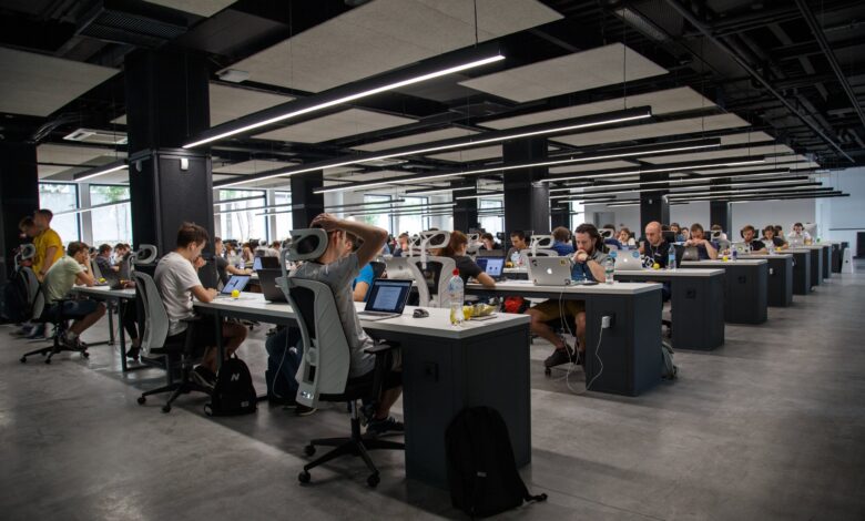 AI é alvo de avanço da Lei 'No Robo Bosses Act' na Califórnia