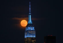 NASA exibe satélite Strawberry Moon com espetáculo raro