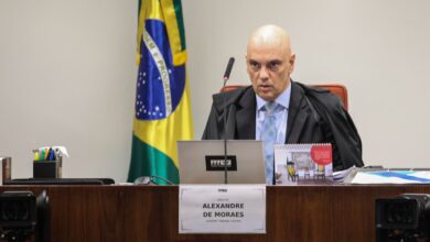 STF suspende decretos e determina audiência de conciliação