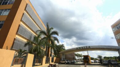ANVISA alerta sobre riscos do formol para a saúde capilar