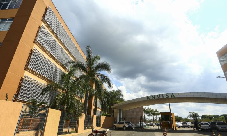 ANVISA alerta sobre riscos do formol para a saúde capilar