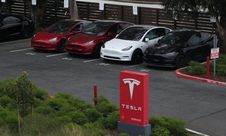 Tesla tenta reverter crise no Canadá após queda nas vendas