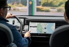 Rivian integra mapas personalizados da Google em seus EVs