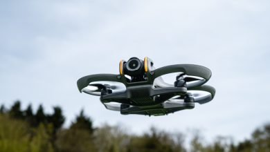 DJI apresenta controladores de movimento para drones em órbita