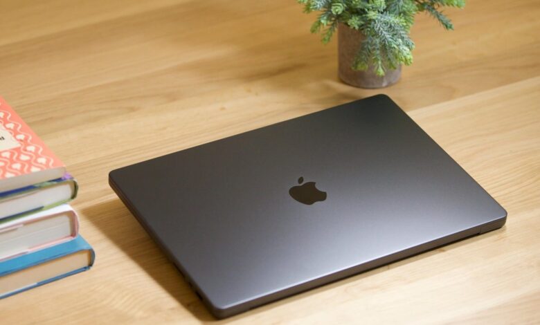 Apple lança MacBook com chip de iPhone e bateria surpreendente