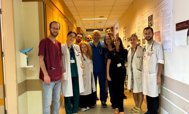 Médico da Grécia revela segredos de AI em gadget inovador