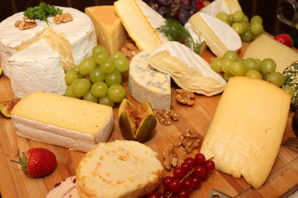 Nielsen et al. find lactose intolerance may link consuming dairy, nightmares, and poor sleep. Image credit: Micha HNBS.