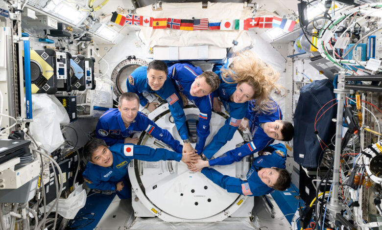 NASA observa fogos de artifício na Terra da ISS