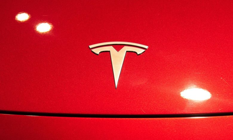 Tesla inicia serviço limitado de robotáxi em San Francisco