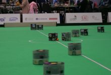 Robôs competem na RoboCupSoccer Small Size League
