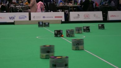 Robôs competem na RoboCupSoccer Small Size League