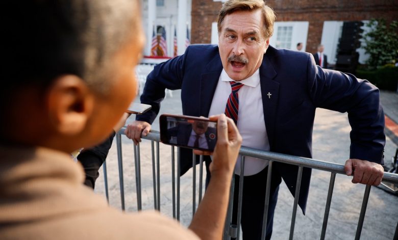 Court decide que Mike Lindell não precisa pagar aposta de US$ 5 milhões