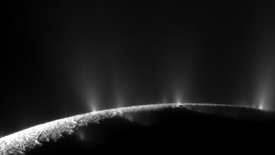 NASA descobre pH adequado para vida em satélite Enceladus