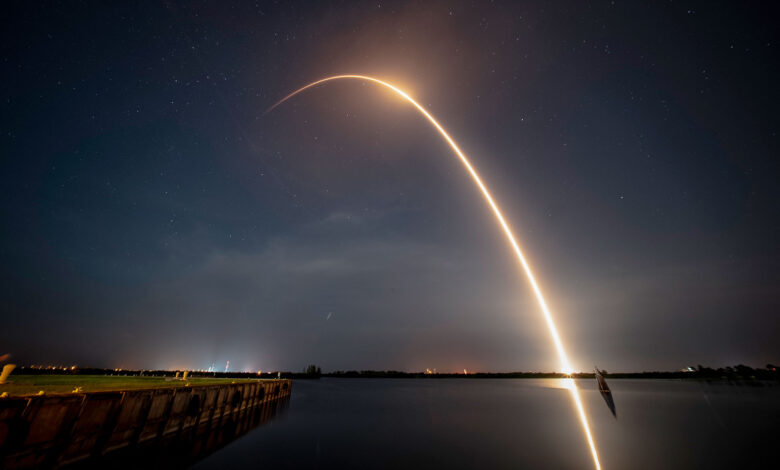SpaceX lança 28 satélites Starlink de Cabo Canaveral