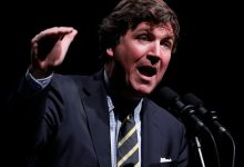 Tucker Carlson afirma não usar computador por medo da CIA