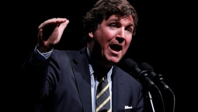 Tucker Carlson afirma não usar computador por medo da CIA