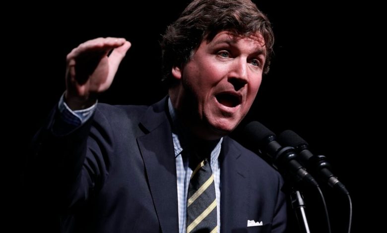 Tucker Carlson afirma não usar computador por medo da CIA