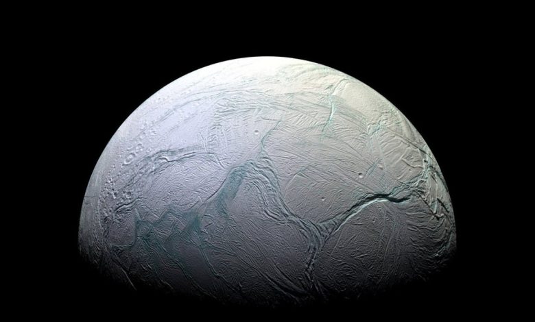 NASA descobre que gelo no espaço é diferente do da Terra