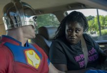 NASA revela trailer da 2ª temporada de 'Peacemaker' com amor e dimensões paralelas
