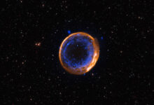This image, taken with the Multi-Unit Spectroscopic Explorer (MUSE) instrument on ESO’s Very Large Telescope (VLT), shows the supernova remnant SNR 0509-67.5 -- the expanding remains of a star that exploded hundreds of years ago in a double-detonation. Calcium is shown in blue, and it is arranged in two concentric shells. These two layers indicate that the star exploded with a double-detonation. Image credit: ESO / Das et al. / Noll et al.