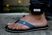 ICE planeja monitorar 180 mil imigrantes com gadget de tornozelo