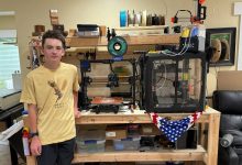 Jovem constrói colmeia 3D em quarto com design sustentável