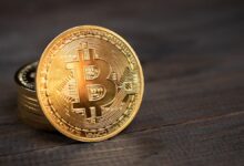 Bitcoin whales despejam ativos em investidores institucionais