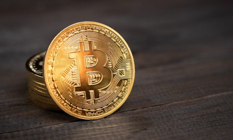 Bitcoin whales despejam ativos em investidores institucionais
