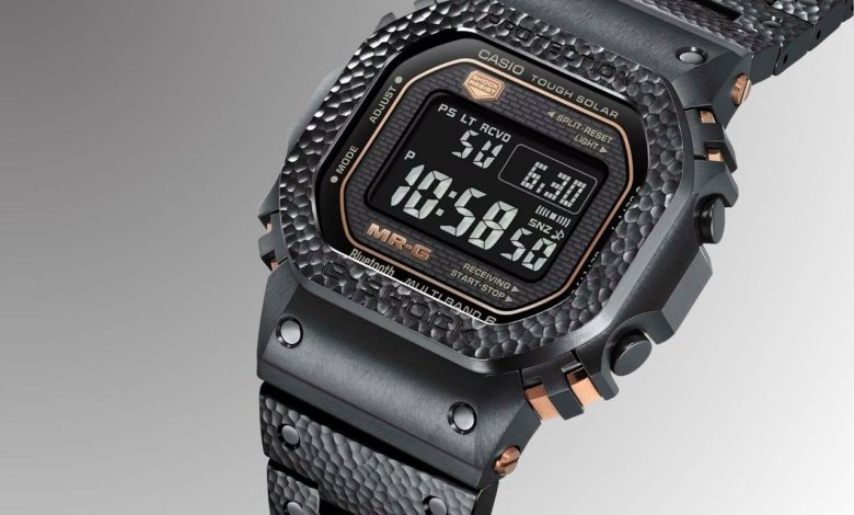 Casio lança G-Shock com design artesanal japonês em metal forjado