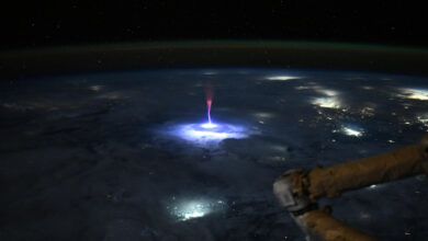 ISS captura fenômeno raro: um 'sprite' na órbita terrestre