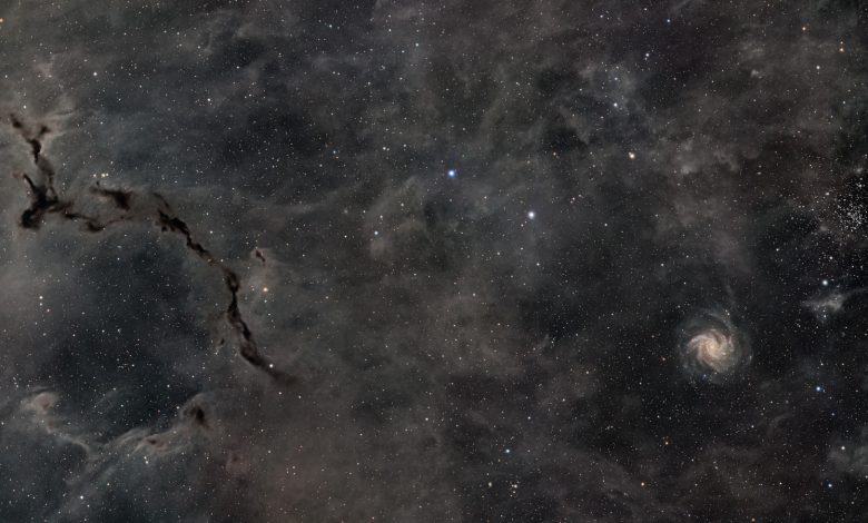 Astrofotógrafo captura fogos de artifício na órbita da Nebulosa Seahorse