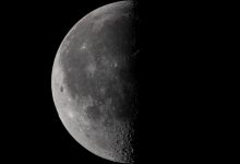 NASA observa a Lua em quarto crescente próxima a Saturno