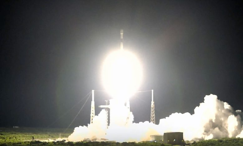 SpaceX lança satélite misterioso em órbita de transferência geostacionária