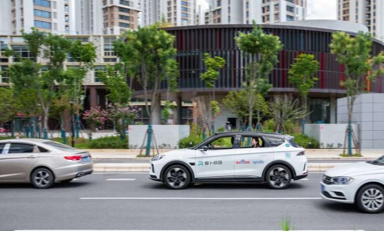 Uber se junta à Baidu para lançar robotáxis autônomos
