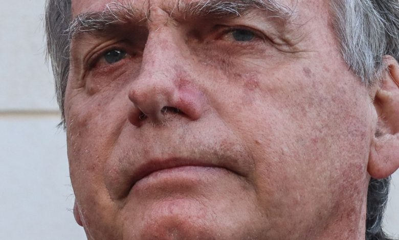 STF decreta cautelares contra Bolsonaro em investigações